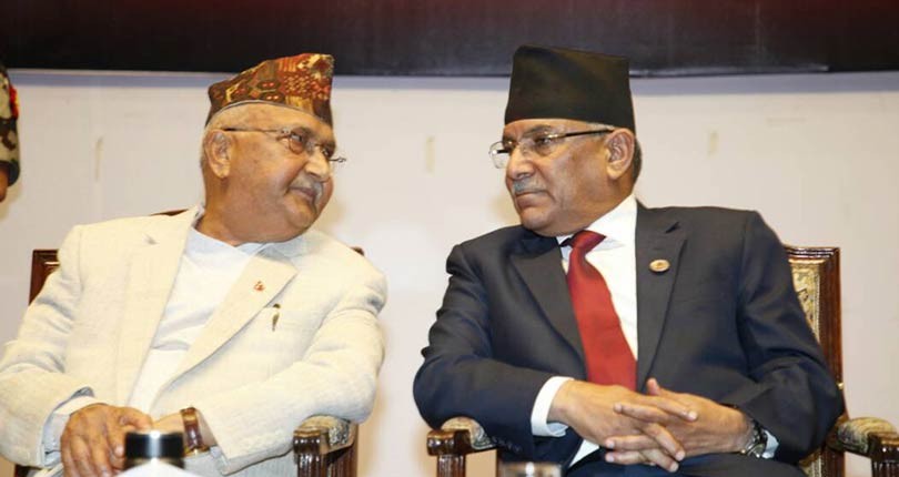 विद्या भण्डारीको प्रमुख आतिथ्यमा एउटै मञ्चमा देखिँदै ओली-प्रचण्ड
