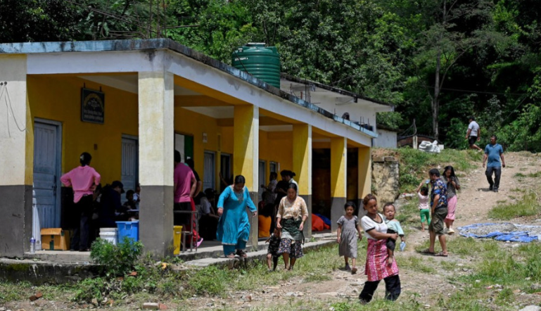 बाढीपीडित शिविरमा खानेपानी अभाव र स्वास्थ्य जोखिम बढ्दै